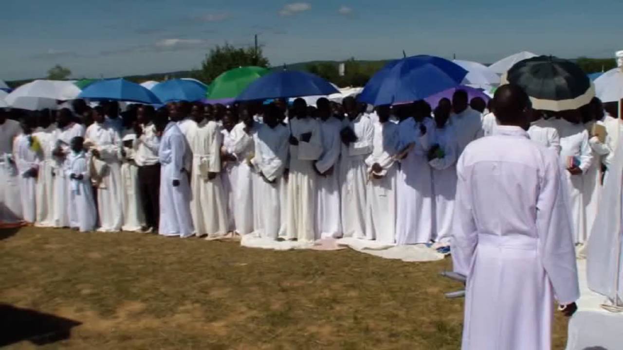 Hymn 100 and Hymn 101 Easter 2016 | Paul Mwazha