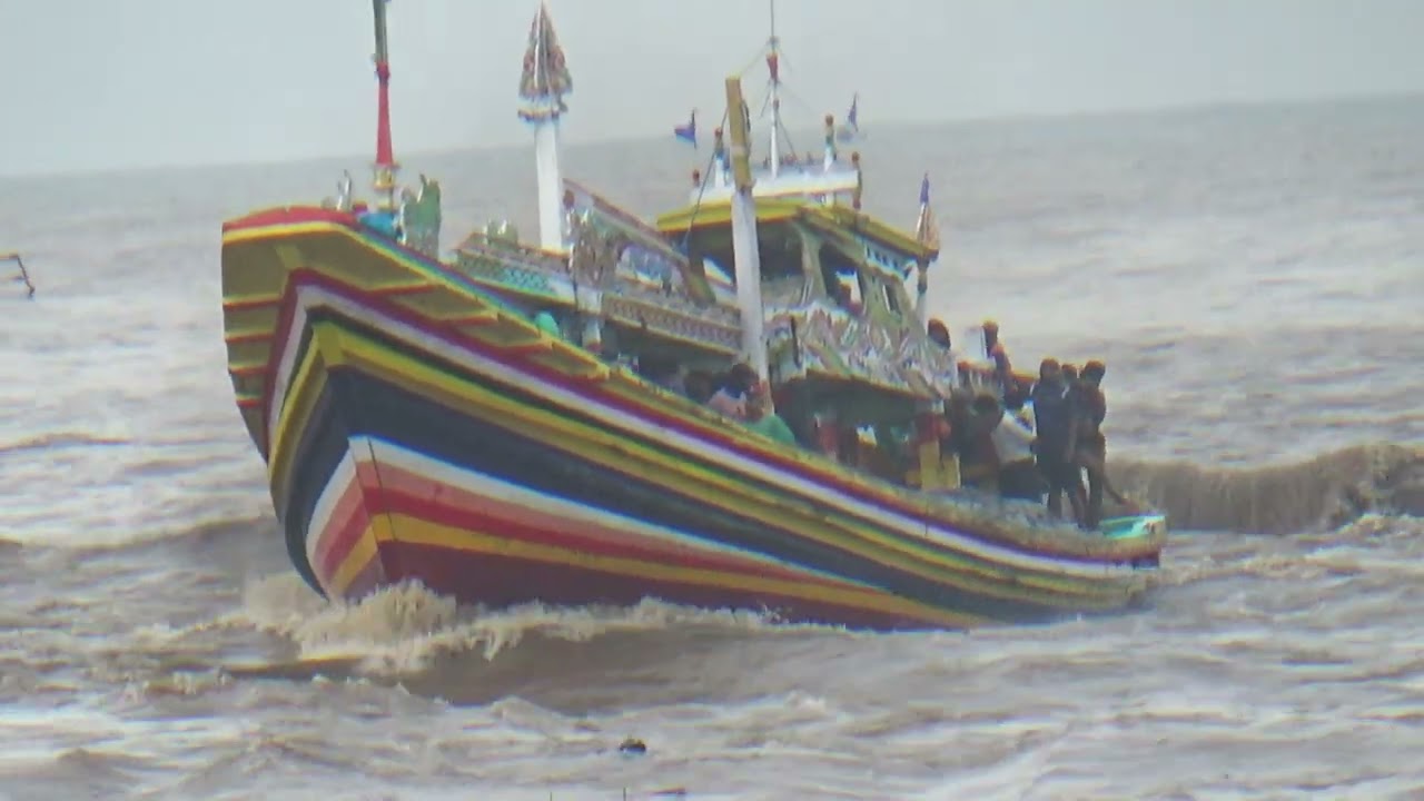 KM.ABIDAH Plawangan Puger Indonesian Sea 