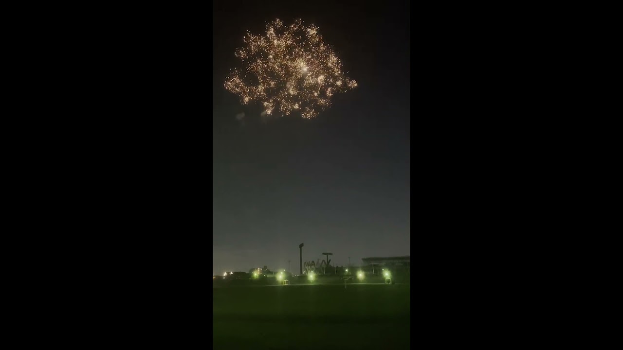 21年9月19日 日 花園中央公園で突如打ち上げられた花火 Youtube