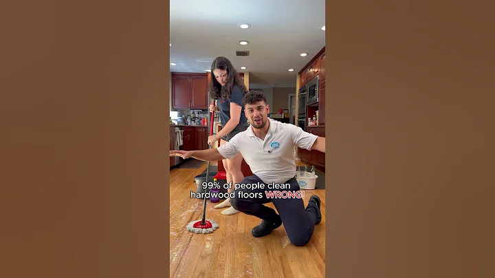AVOID these 3 wood floor cleaning mistakes every person makes!#floorcleaning #woodfloors