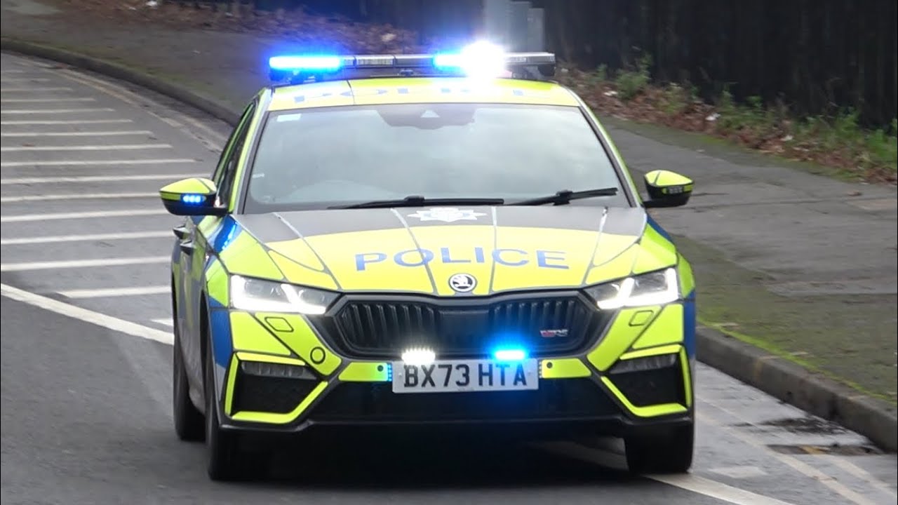 Leicestershire Police, Roads Policing Unit, Skoda Octavia VRS, responding in Leicester. 
