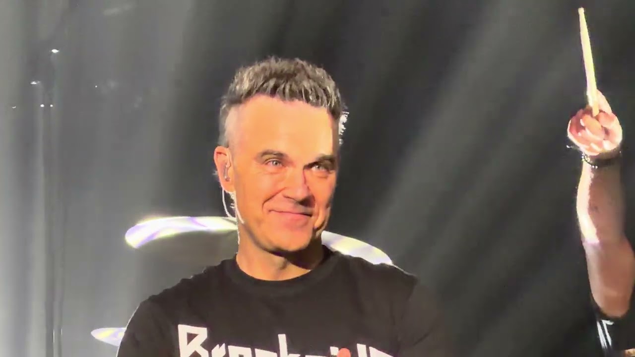 Robbie Williams (And Guy Chambers) - Angels - Live At Liverpool Olympia- 06/02/26