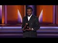 Capture de la vidéo Baby Keem Wins Best Rap Performance For 'Family Ties' | 2022 Grammys Acceptance Speech