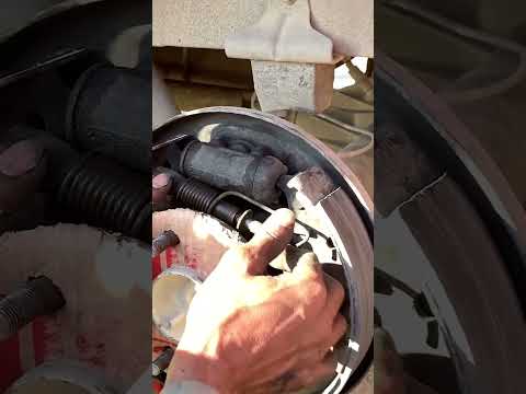 Reviving Drum Brakes; Thorough Cleaning and Precise Assembly