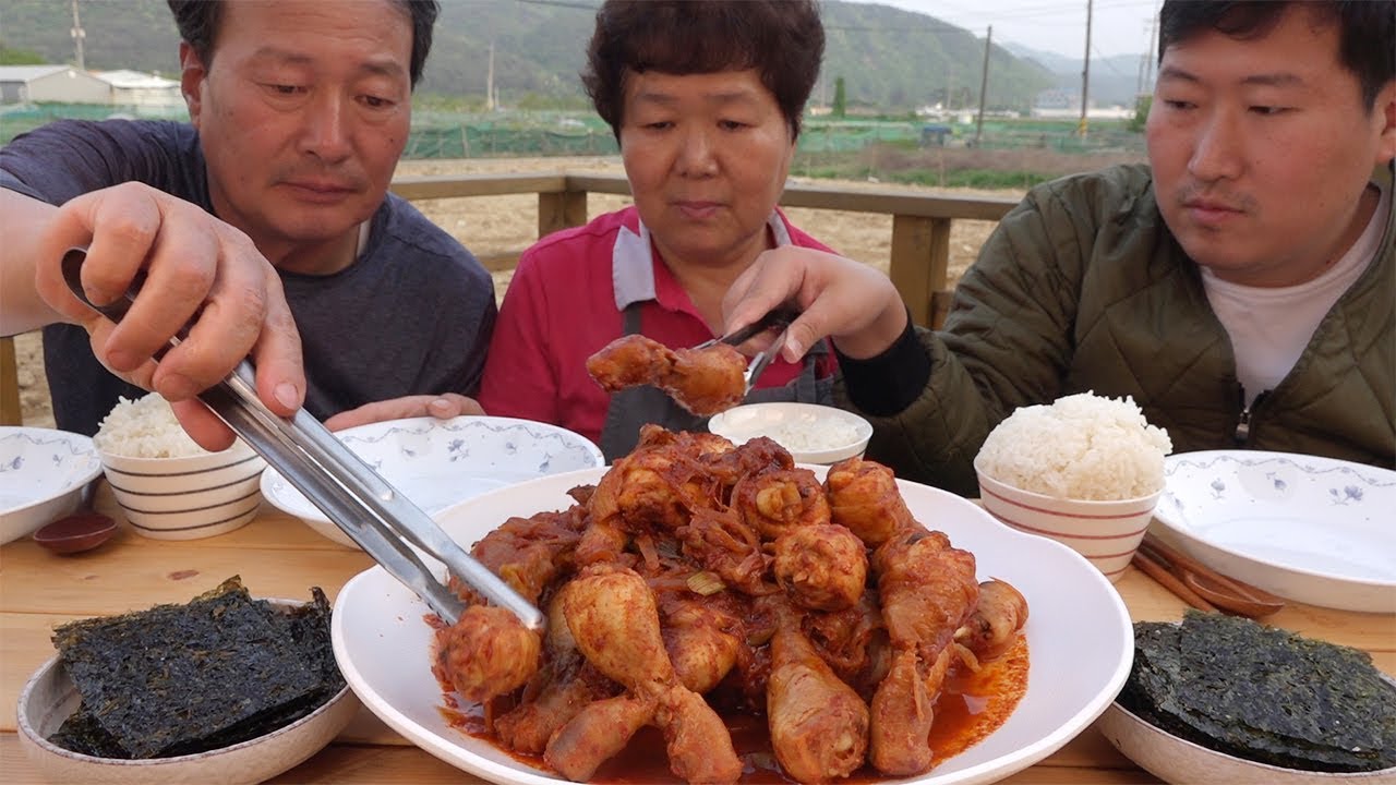 맛 없을 수 없는 조합! [[묵은지 닭다리찜(Braised Drumsticks with Ripe Kimchi)]] 요리&먹방!! - Mukbang eating show