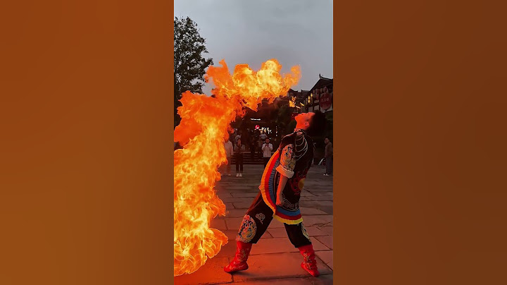 A Young Man Born In The 2000s Performed On The Street And Got Into A Steel Ring#acrobatics