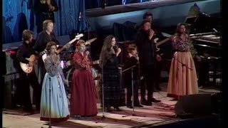 Johnny Cash,John Carter Cash and The Carter Family -  Wabash Cannonball (Live in Prague) chords