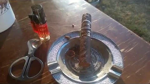 Romeo y Julietta Media Noche Cigar Review by Cigars & Whiskey