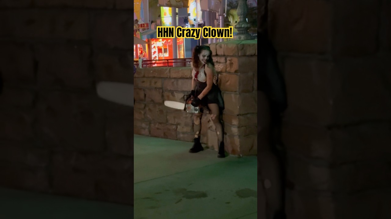 🎃 Crazy Chainsaw Clown at HHN Orlando! 😱