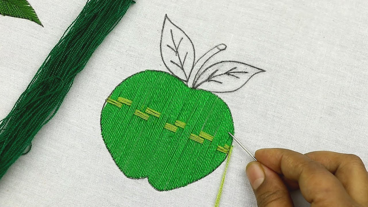 ручная вышивка рисунком яблока с великолепной клетчатой ​​строчкой