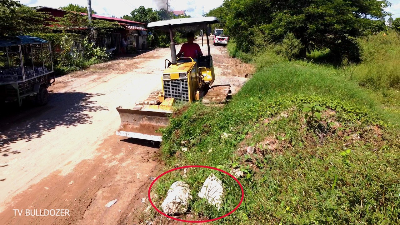 First Step!!! Opaning New Project EXPANDING ROAD By Skill Driver D20P KOMATSU Bulldozer Pushing SOIL