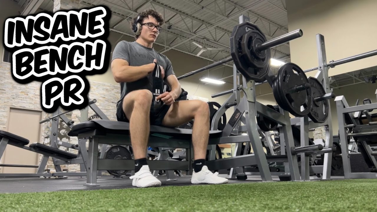 INSANE Bench PR | The BULK Ep 26 - YouTube