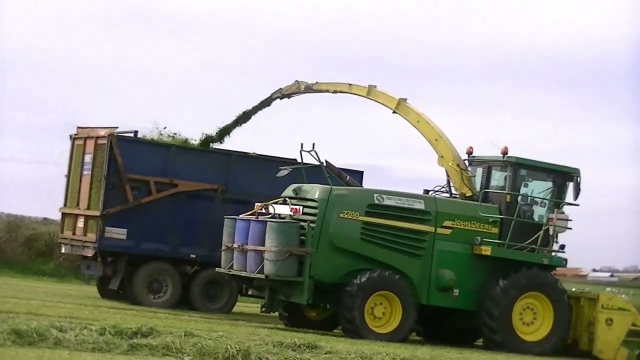 John Deere 7700 + Same Tractors