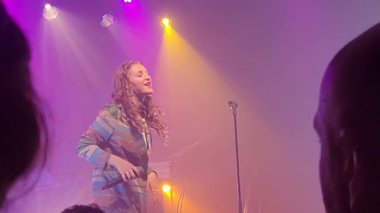 Lou Donne moi Aulnay-Sous-Bois Papillon Tour 2022