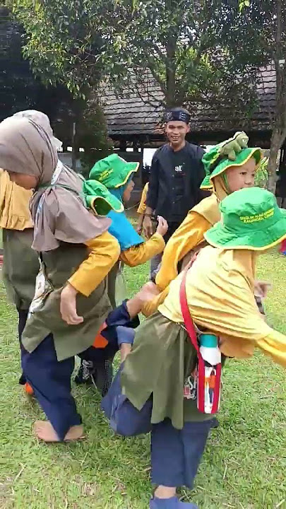 SERU!!! BERMAIN PEREPET JENGKOL DI KAMPUNG BUDAYA SINDANGBARANG #hadisaerani2395 #shorts #yearofyou