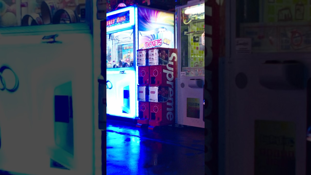 Supreme®/Bandai GASHAPON™ Machine (2025)