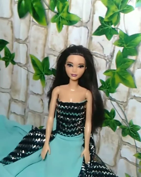 NEW 2021 Barbie Extra Fashion dress