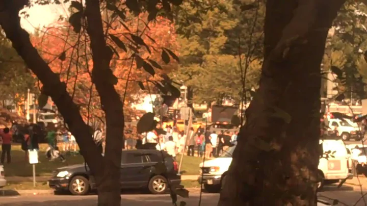 Bumble Bee t-bones real Washington DC cop Transformers 3 movie 2010-10-11.MP4