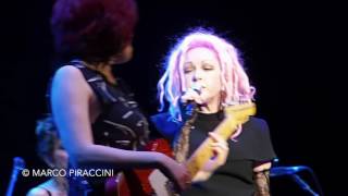 CYNDI LAUPER: &quot;I Drove All Night&quot; live in Rome - Detour