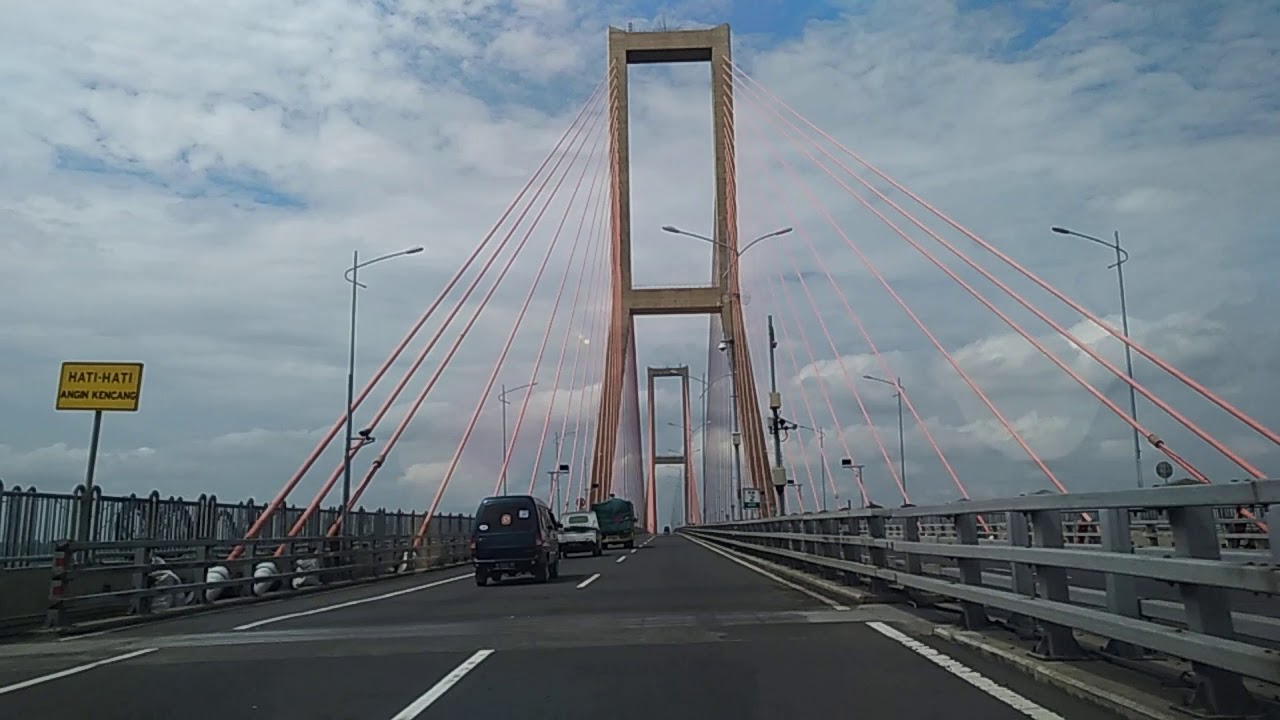  Jembatan  SURAMADU dari Surabaya  menuju Madura VID 2022 02 