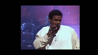 It's Showtime at the - Carl Thomas - "I Wish" (2000)