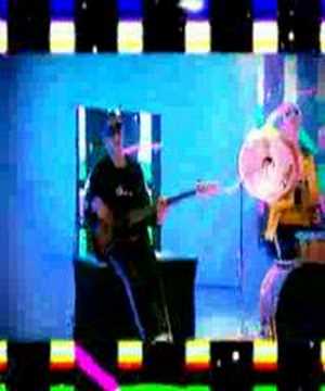 在 YouTube 上觀看「funkiez kral diskotek」