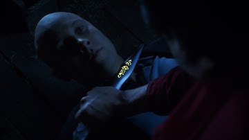 Clark usa la Daga Kryptoniana contra Brainiac y libera al General Zod | SMALLVILLE 5x22-Latino