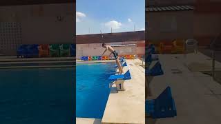 سلي صيامك و استمتع بالبلبطه ?كابتن عز يلهو #سباحه #بلبطه #fun #رمضان_كريم #swimming #sports#diving