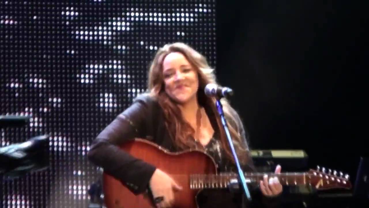 Ana Carolina medley (...Aqui / A cançao / Nada pra mim...) live in Milano