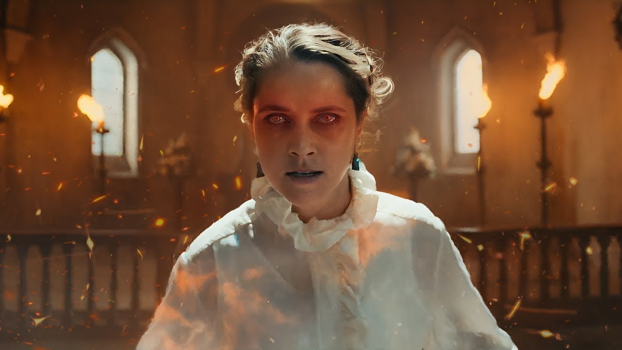 Bruxa poderosa protege seus filhos e marido dos feiticeiros do mal