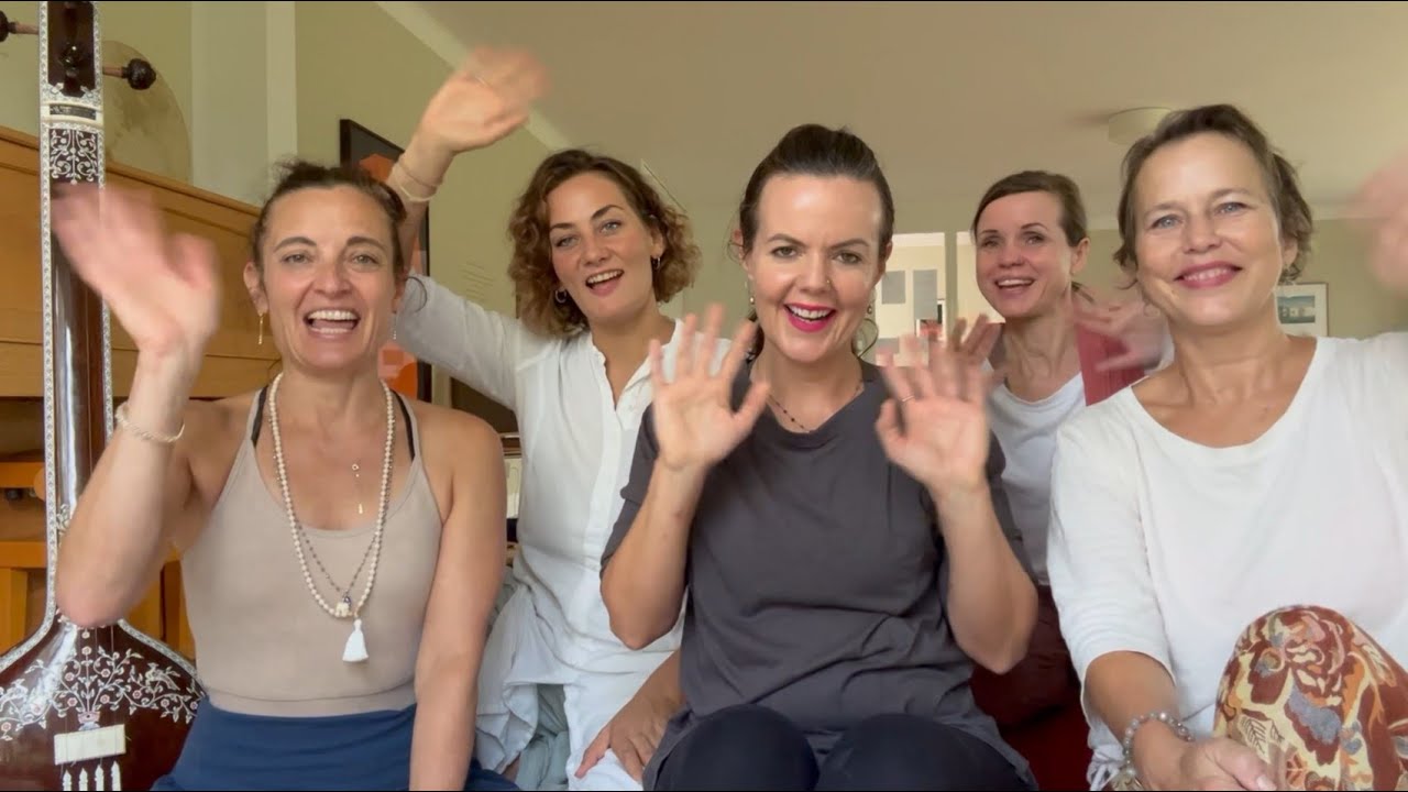 Willkommen Klang und Mantralehrer(in) Ausbildung  🎶 