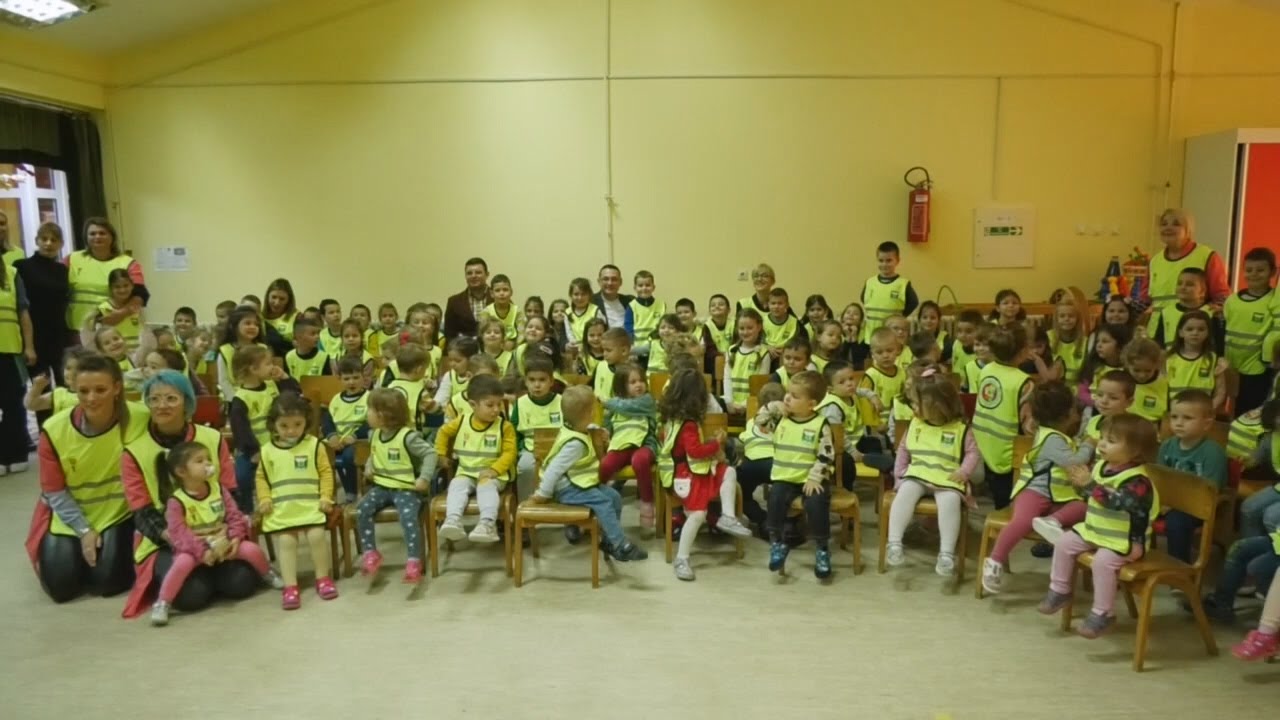 Predsednik opštine Vladičin Han uručio zaštitne prsluke mališanima u vrtiću 