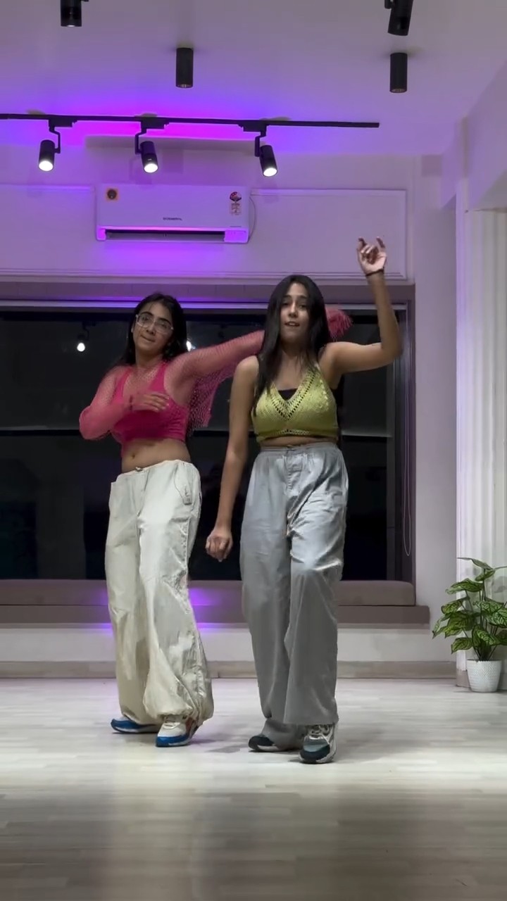 Nashe Si Chadh Gayi Song | Kashu X Suhani #shorts #viral