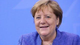 Merkel: Electronic identity “should be on mobile phones in the future”