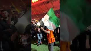 حكيم زياش يحمل علم فلسطين لحظة تتوجه بالدوري التركي مع فريقه غرطاسراي 😍