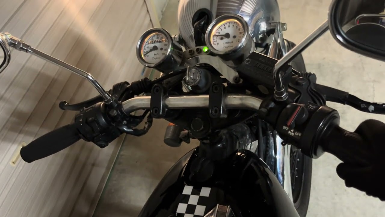 yamaha SR400 1型 2H6 始動動画 S58年ビンテージバイク - YouTube yamaha SR400 1型 2H6 始動動画 S58年ビンテージバイク - YouTube
