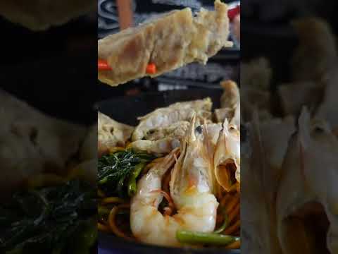 Video: Maxwell Food Centre, Singapur'da yemek