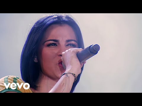 Watch the video for Cuando el amor se acaba