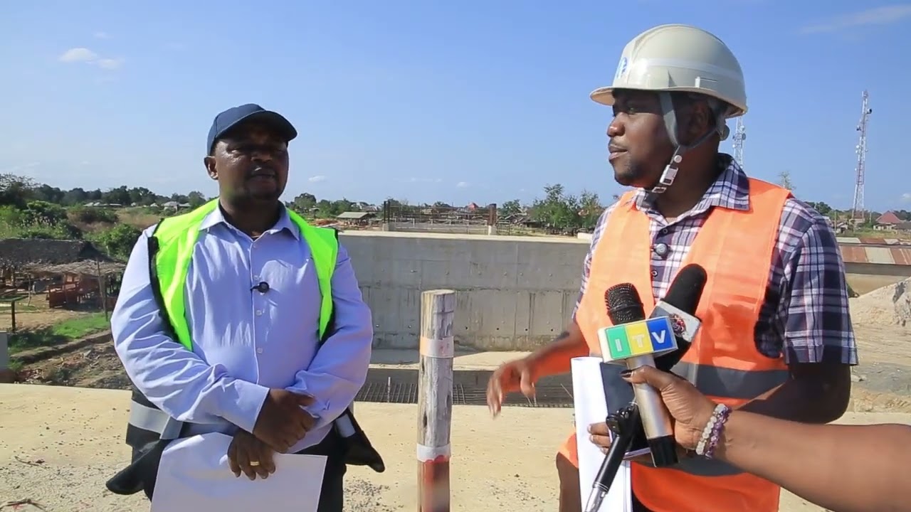 MHANDISI MATIVILA AMTAKA MKANDARASI ANAYEJENGA DARAJA LA MOHORO KUKAMILISHA UJENZI KWA WAKATI