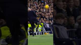 ANCELOTTI nepraranda klasės net kontroliuodamas kamuolį 🎩
