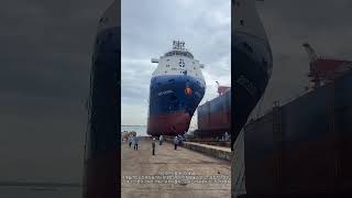 &quot;위엄 넘치는 순간! 초대형 선박 진수식 생생 기록 🚢 | 산업의 신기원&quot;