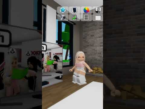 انا لما اكون صحيه الساعه ٦ صباح واشغل التلفزيون