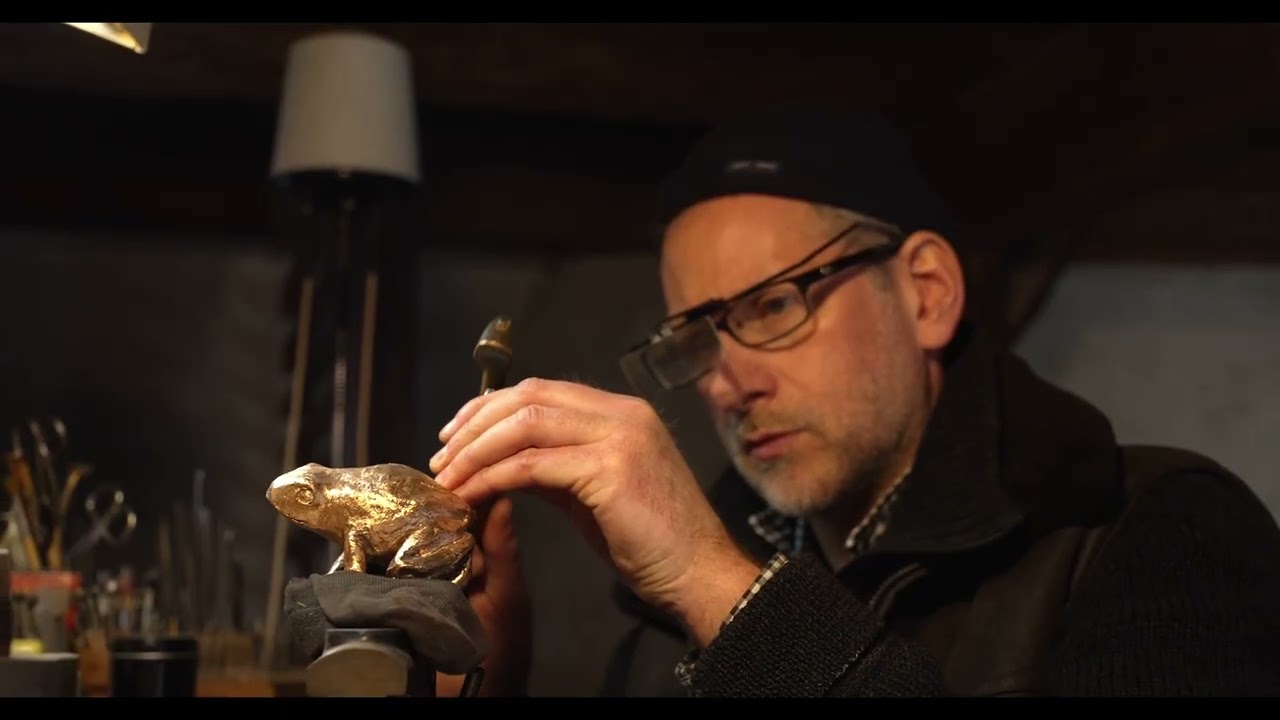 Corinthium Aes: Making the black and golden Frog 