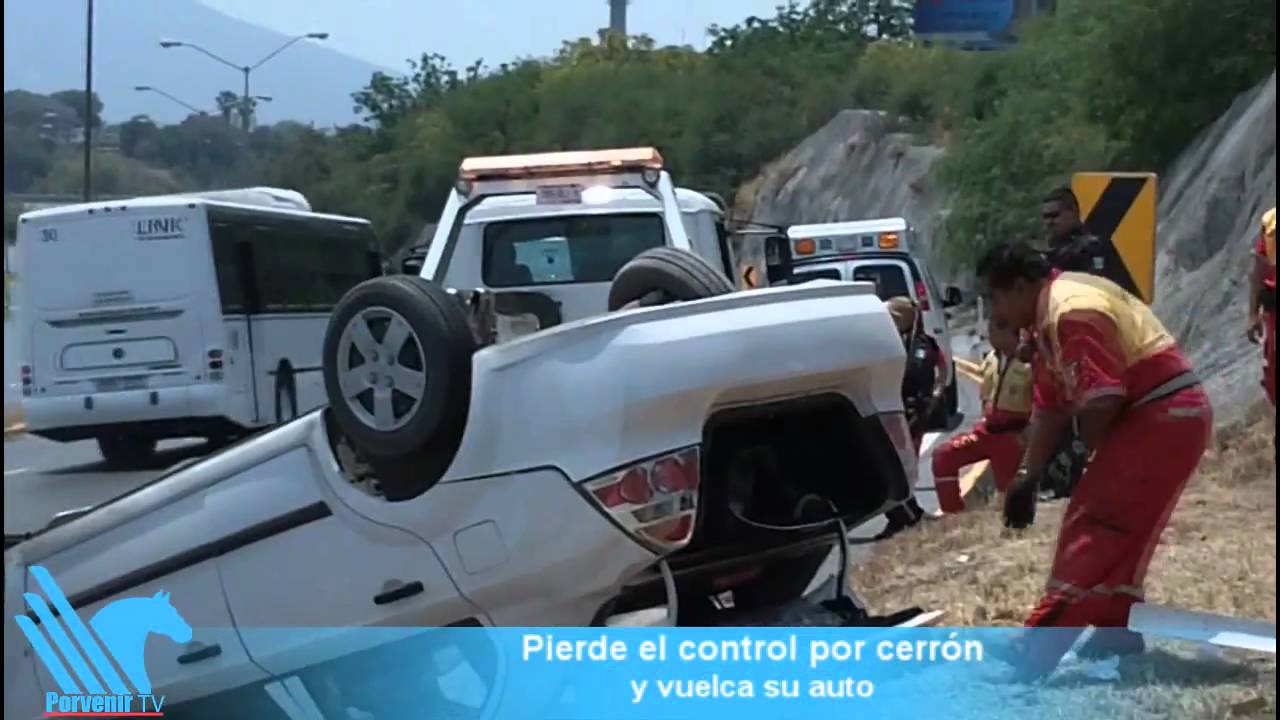 Volcadura deja dos lesionados en boulevard Miguel de la Madrid. - YouTube