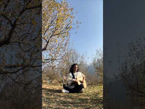 Back in my happy place! A song I love, leaves crunching… ah, finally feels like fall 🍂🍂