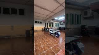 SVC-610 Better living paranaque bungalow house and lot 3 bedrooms maids room 2 car garage