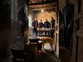 小狗闻到锅里有毒，拯救了一家人A little dog saved a family by smelling the poison in the pot.