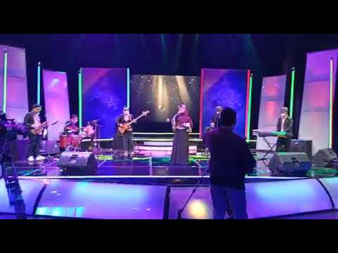 Iis Sugiarti -Disini aku menanti