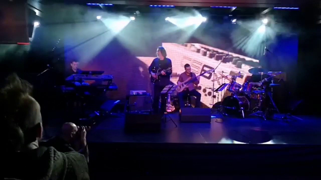 PlaYIS - Upside Down (Live in "Sofia Live Club") - YouTube
