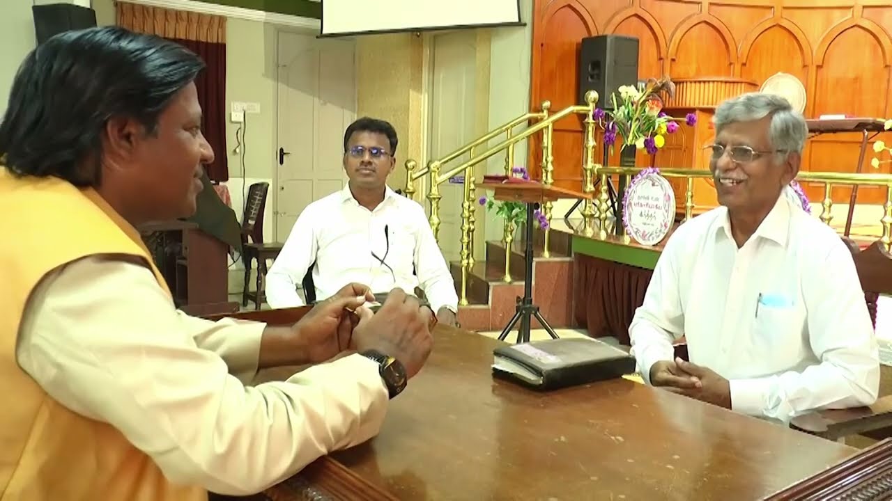 நரிக்குறவர் பாஸ்டர் மொர்த்தகாய் அருவாள் எடுத்த கையில் பைபிள் திரைப்படத்தை நடித்தும் இருக்கிறார்